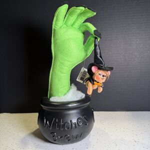 Annalee 2012 Halloween Decor Green Witch Hand Tossing Mouse in a Cauldron NEW